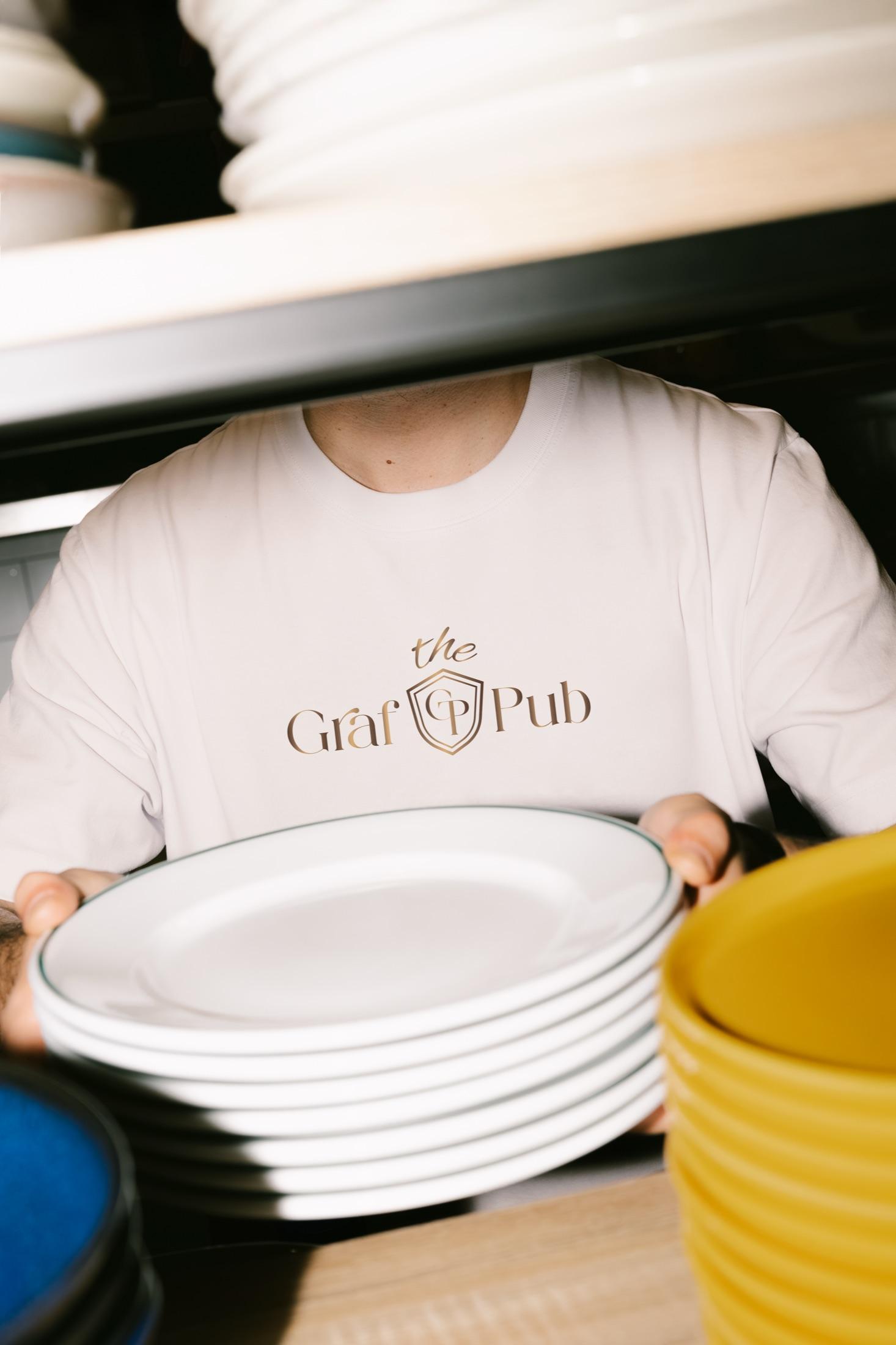 The Graf Pub — фирменный носитель