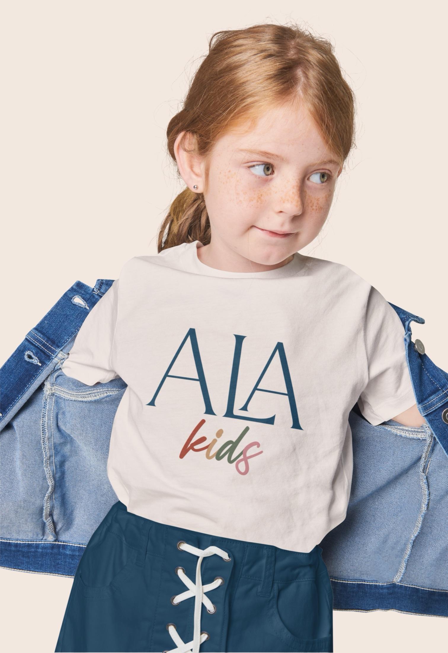 ALA KIDS — тёмно-синее написание ALA